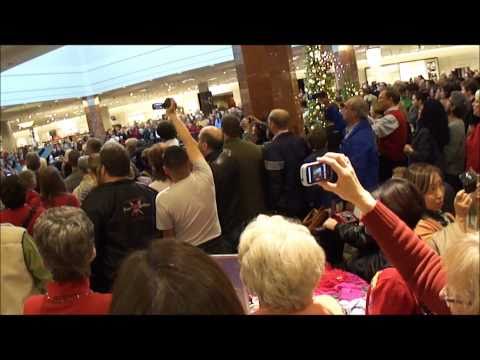 Flash Mob "Hallelujah" chorus, Nordstrum's, Santa ...