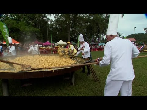 La traditionnelle omelette géante de Bessières s'exporte depuis 1984 en Nouvelle Calédonie