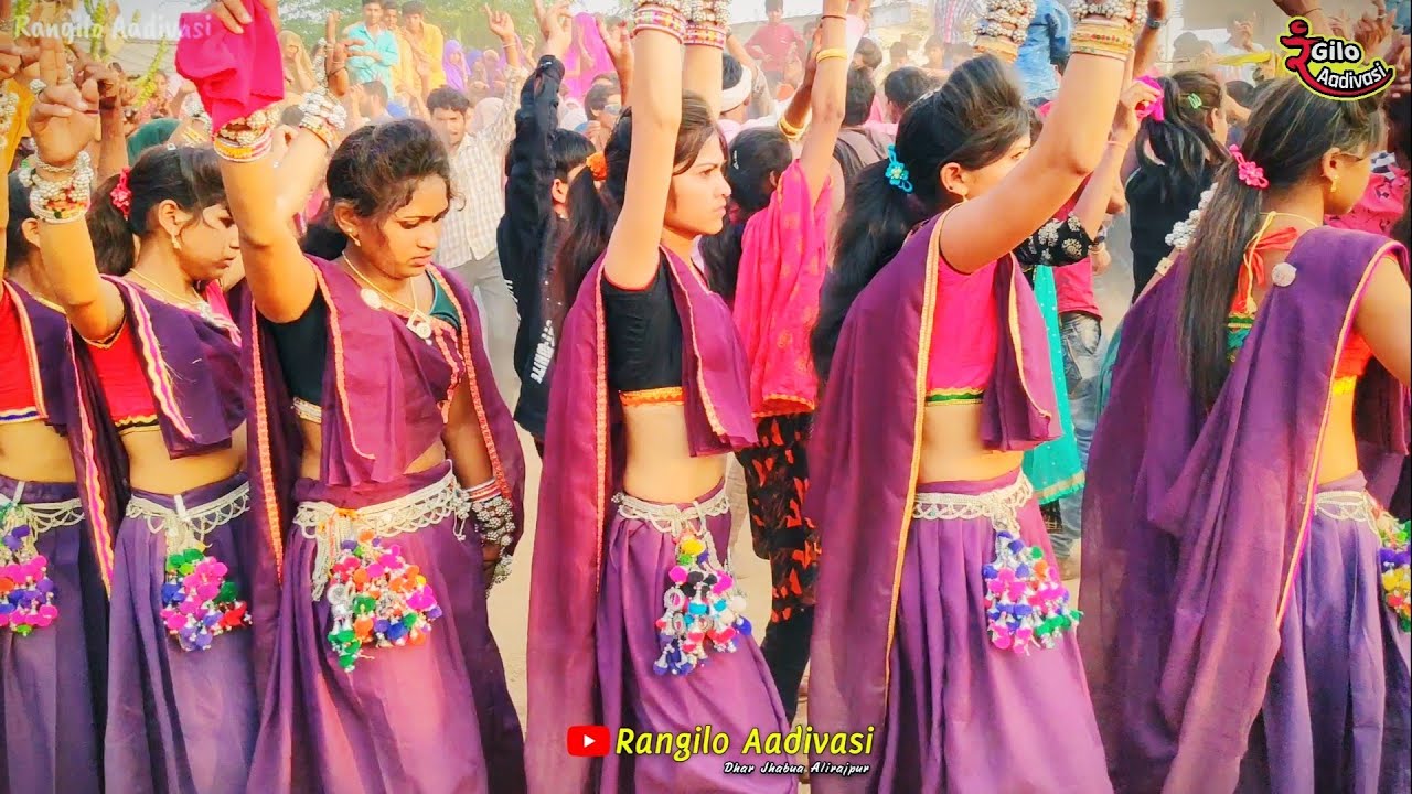 थुड़ुक घागरो उचो कर छोरी तने झांझरिया पेराओ / केशव बघेल / Trible dance of girls