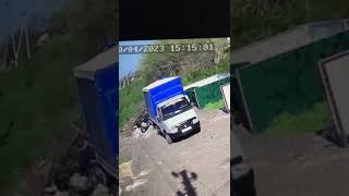 На камеры видеонаблюдения попали мусорные нарушители Новопавловска