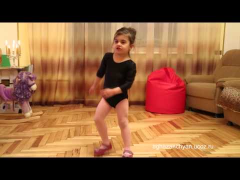 Маленькая Шакира!