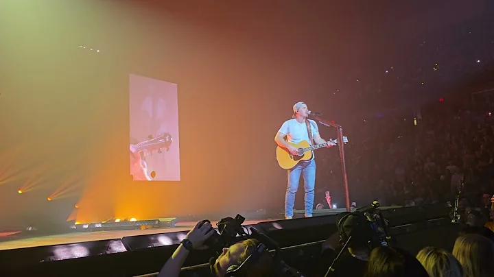 Morgan Wallen - Thought You Should Know "Live"