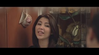 Video thumbnail of "An Honest Mistake - Ain't Christmas Without You (OFFICIAL MUSIC VIDEO)"
