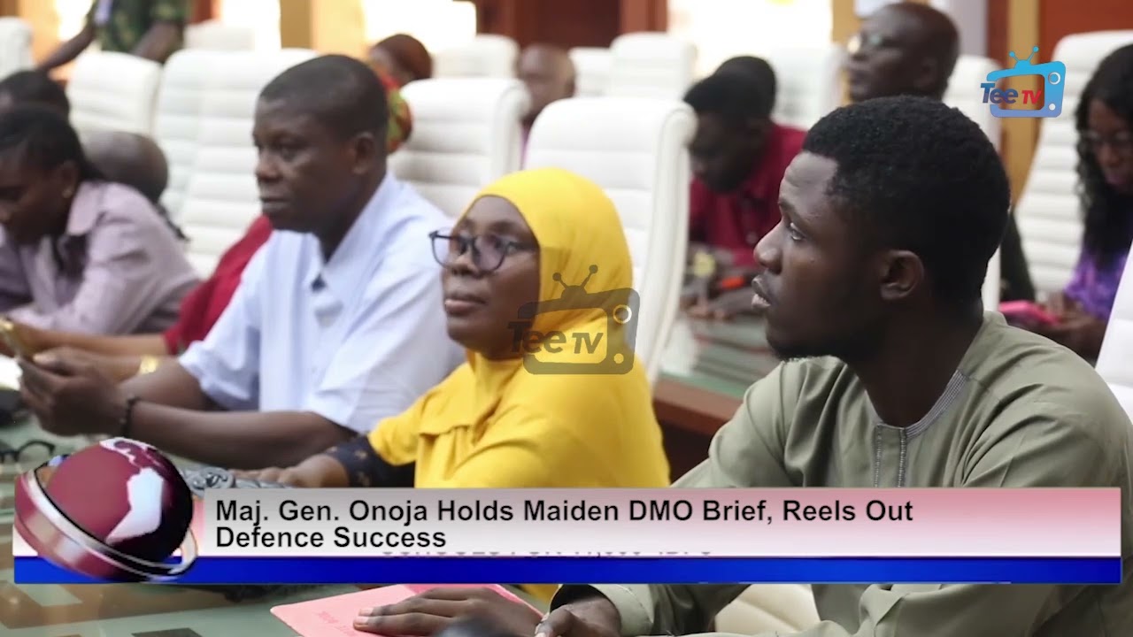 Генерал-майор Оноджа проводит первый инструктаж по обороне и рассказывает об успехах обороны