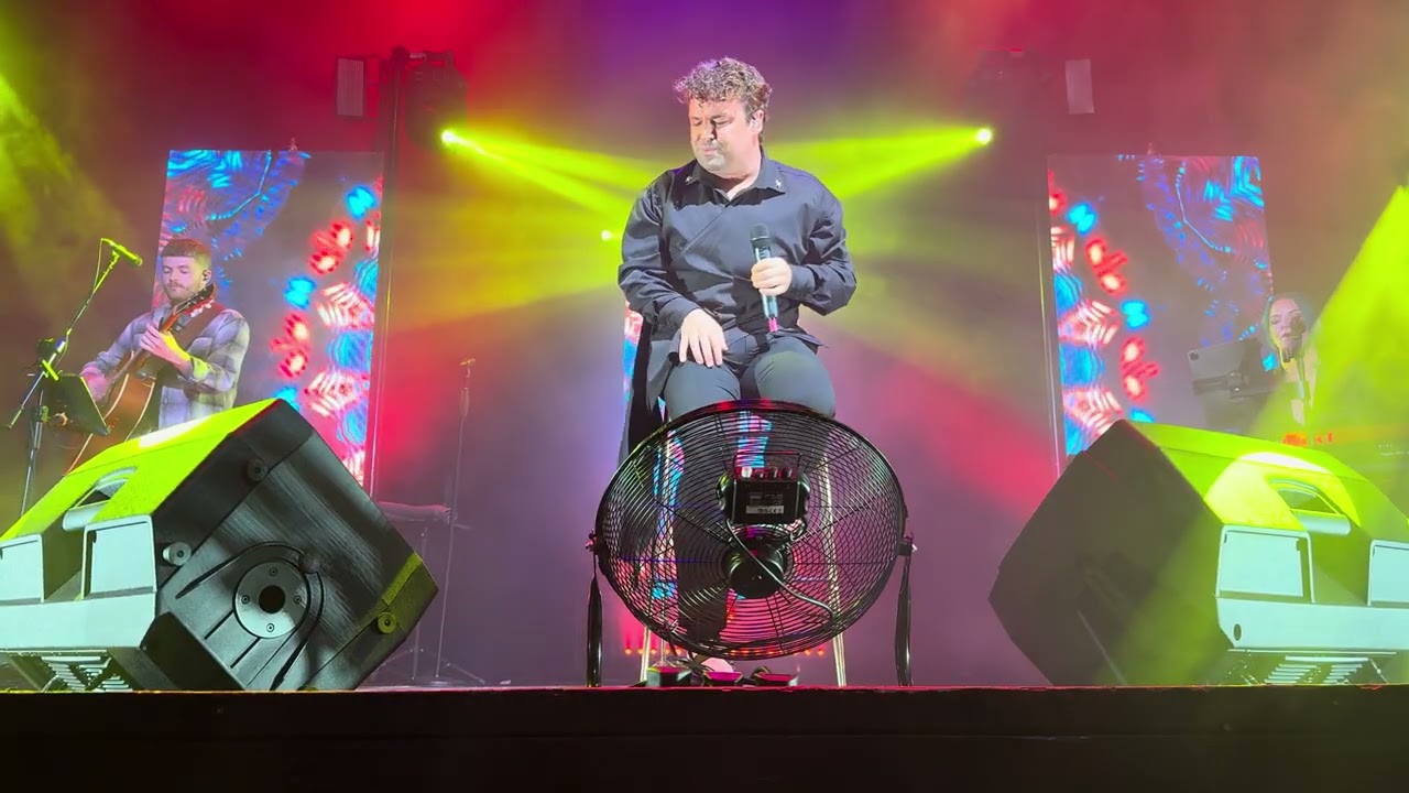 Coldplay medley - Customs House 25/10 - Joe McElderry Live 2025