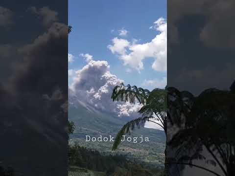 Merapi Meletus