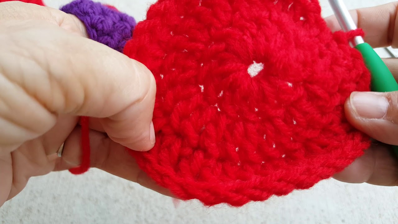 How to crochet a three-round double crochet circle - YouTube