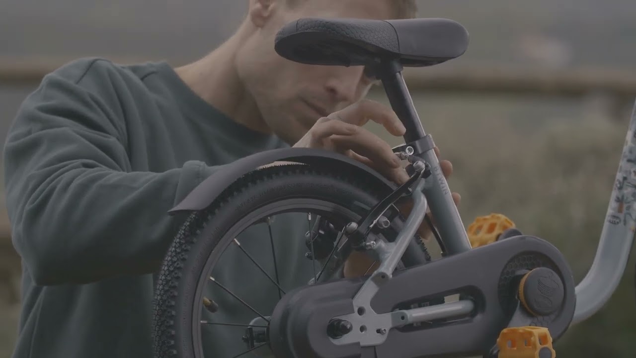 Comment monter les garde boue du vélo enfant 2 en 1 DISCOVER 900 ?