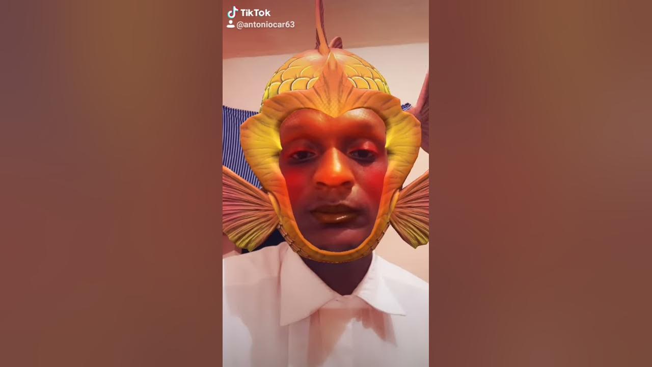 HOMEM COM CARA DE PEIXE YouTube