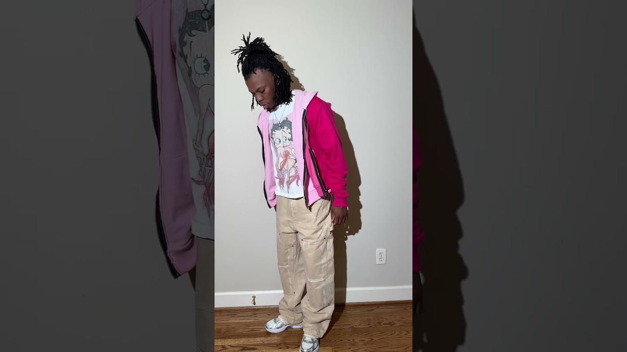 Styling ultra baggy workwear pants from Mnml