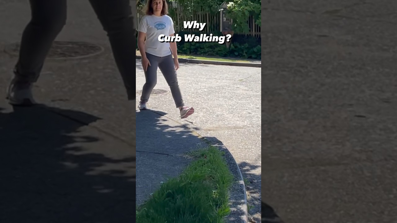 Curb Walking to Induce Labor 🤰🏻👶🏽 #pregnancy #shorts