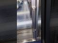 東京メトロ13000系の貫通扉を開けて通るだけの動画。