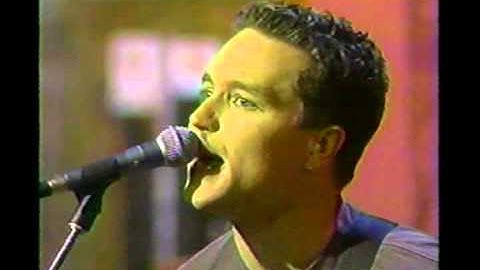 Blink182 - Josie Live At Much Music (HD)