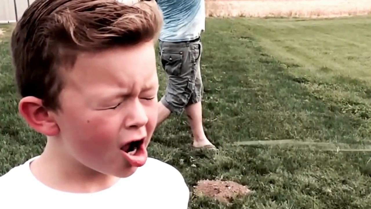 teething rash Kid Pulls Out Teeth in Interesting Ways