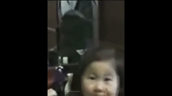 Strange reflection in the mirror 🪞 😨/ Странное отражение в зеркале 😱