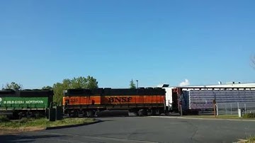 BNSF Local with Green GP50 and GP60B