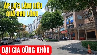 NGƯỜI GIÀU KIỆT SỨC mặc dù sống trong KHU ĐÔ THỊ GIÀU CÓ.