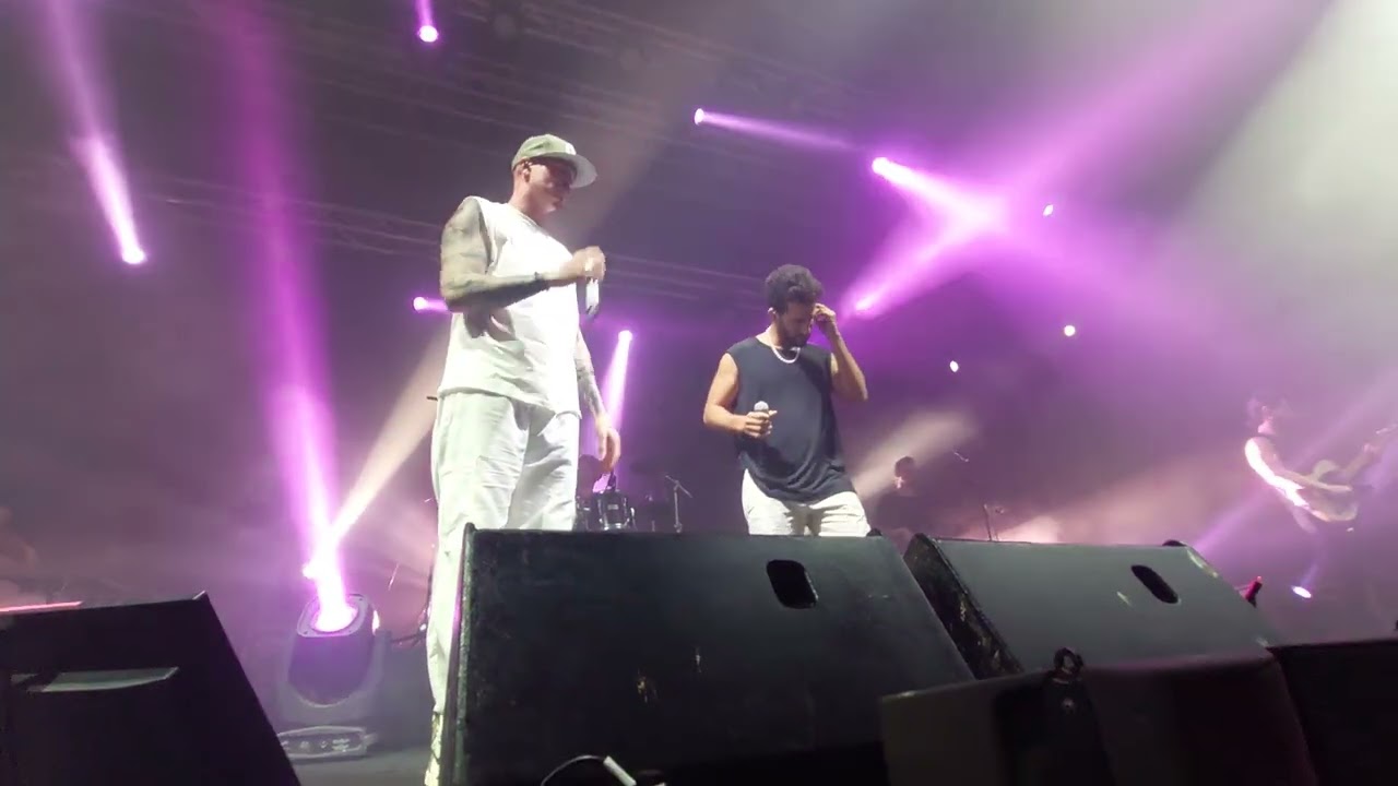 רביב כנר מארח את בר צברי- בפרק הבא- אמפי שוני- 20.7.2024