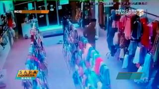 Aksi Pencurian Kakek Nenek Ini Terekam CCTV
