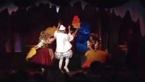 Olaf Sings in Summer at Frozen Fun Royal Theatre Smythe Jones Disneyland