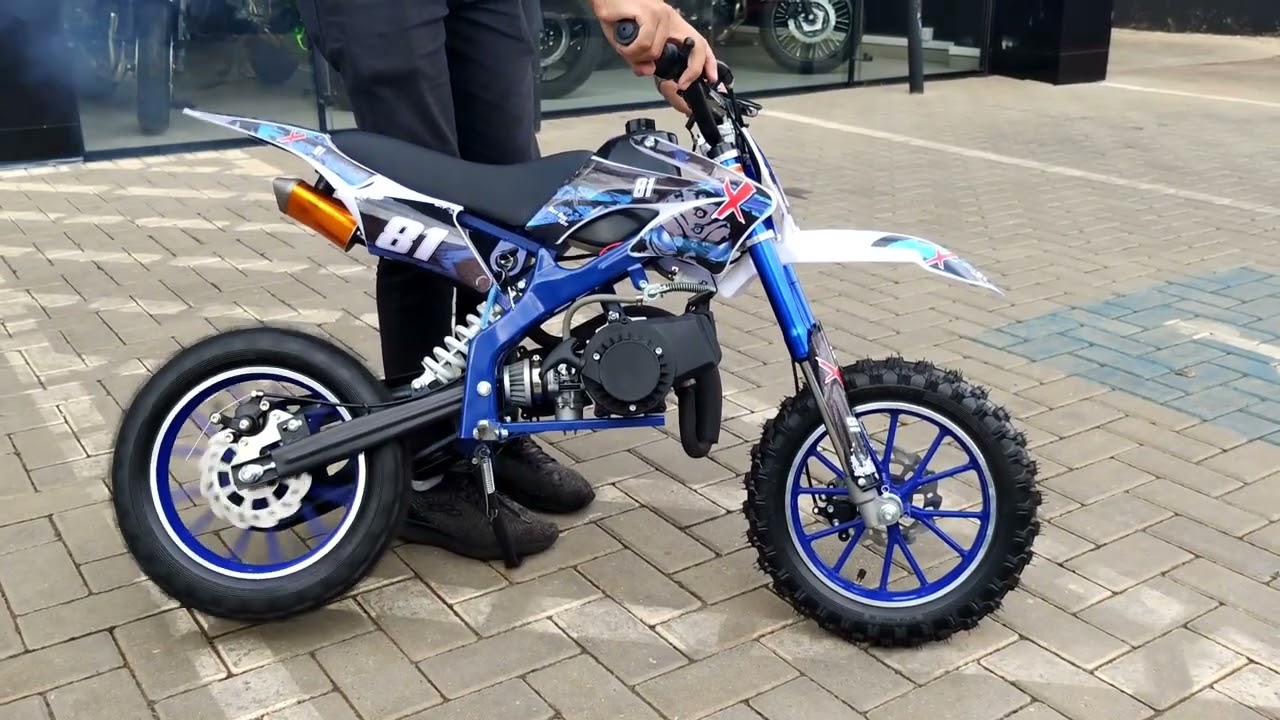 Mini-moto Yamaha PW50 chega ao Brasil com foco nas crianças