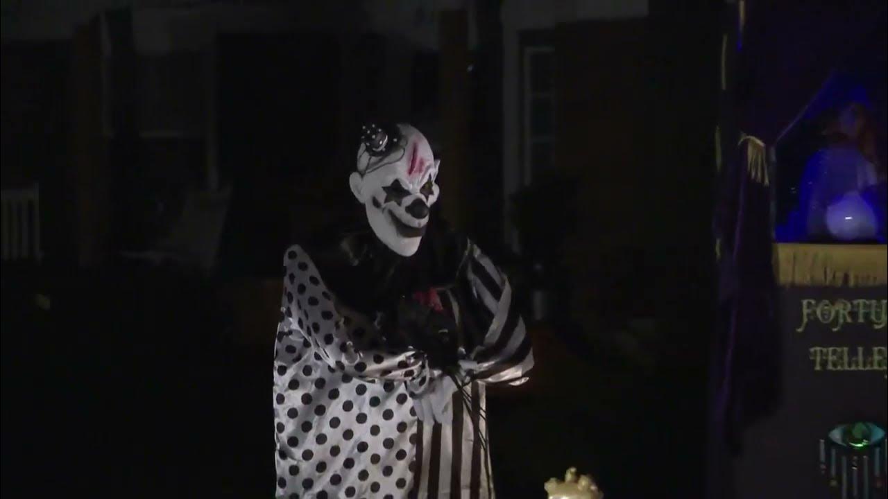 Creepy clowns bring scares to Halloween display in North Olmsted YouTube