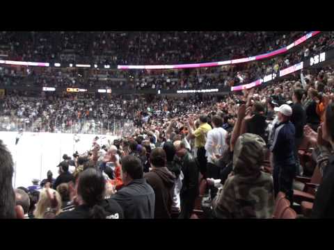 LA Kings, Jarret Stoll, Rings one off the crossbar...