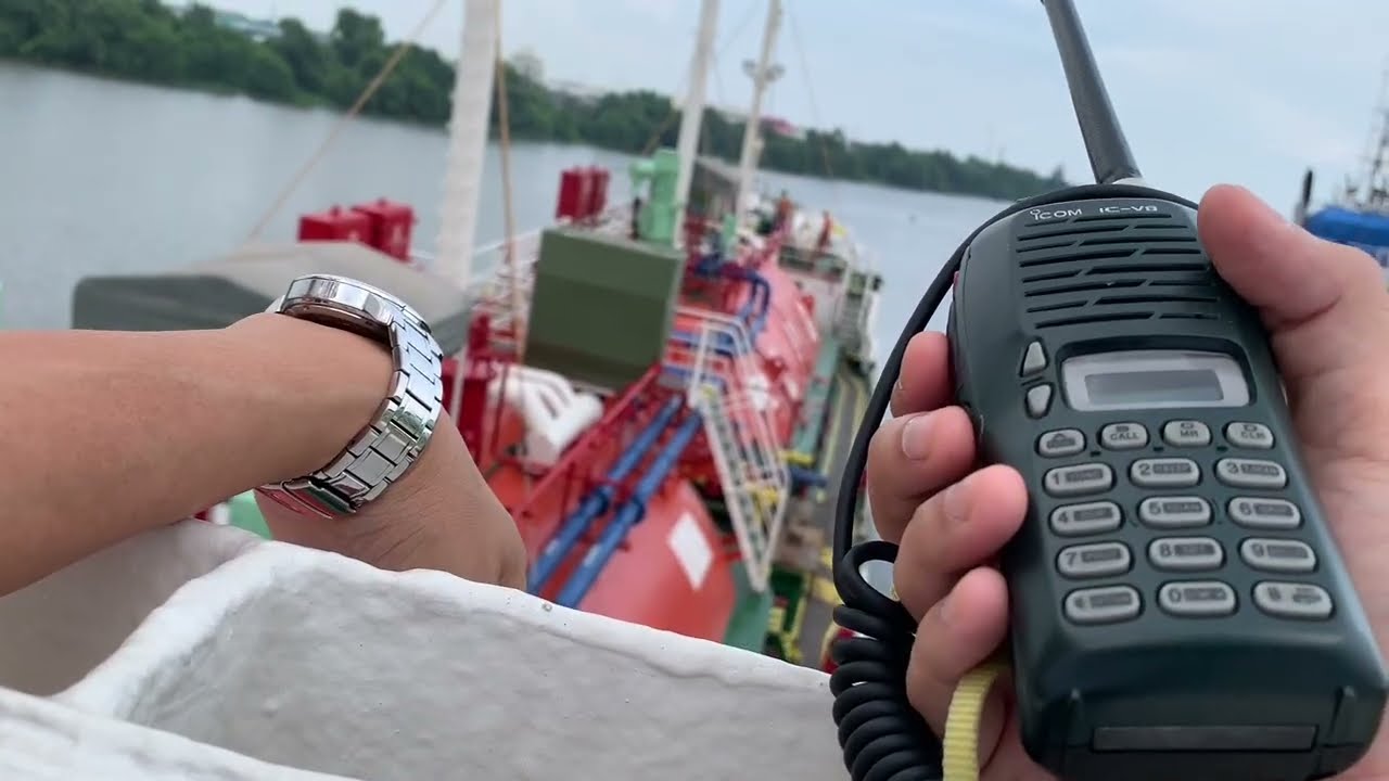 นำร่องเรือออกจากอู่  Unberth LPG tanker from the dockyard, Outbound to the high seas.