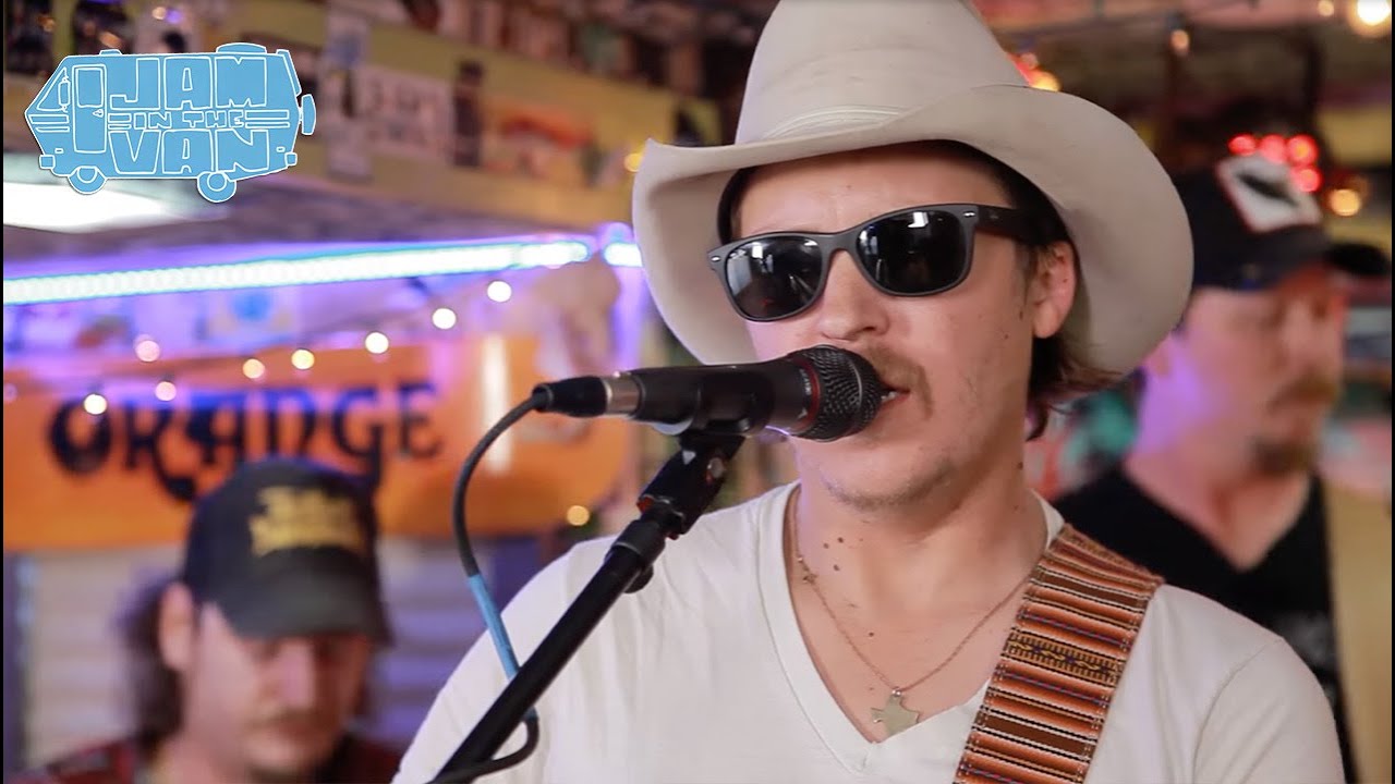 MIKE & THE MOONPIES - "Road Crew" (Live at JITV HQ in Los Angeles, CA 2018) 