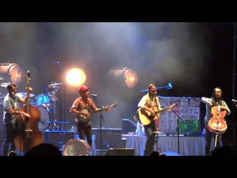 The Avett Brothers - Pretty Girl From Raleigh 2014-09-06 Live @ The Edgefield, Troutdale, OR