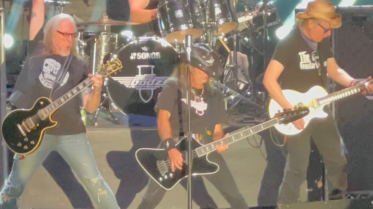 The Godz gotta keep a running