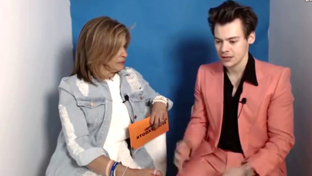 Harry Styles talking about his new album - YouTube