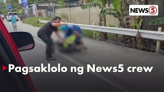 Batang napuluputan ng kapoteng naipit sa motor, sinagip ng News5 crew