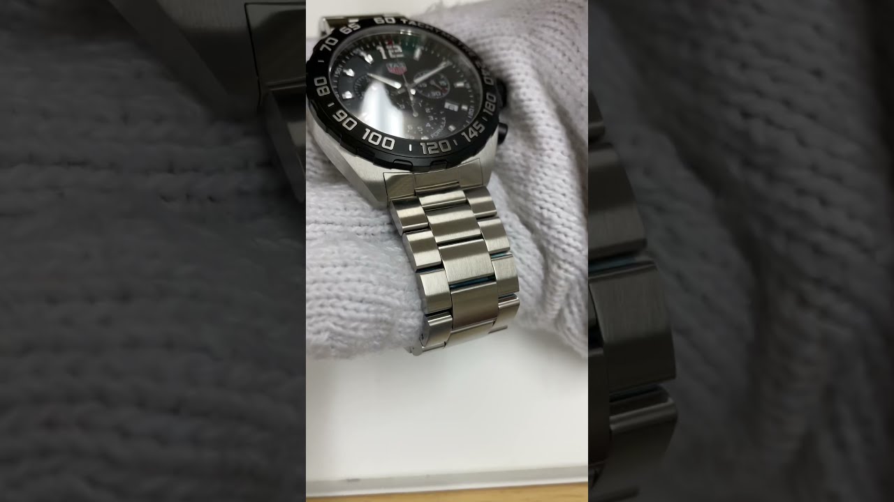 タグホイヤー フォーミュラ 1 クォーツクロノグラフ CAZ1010