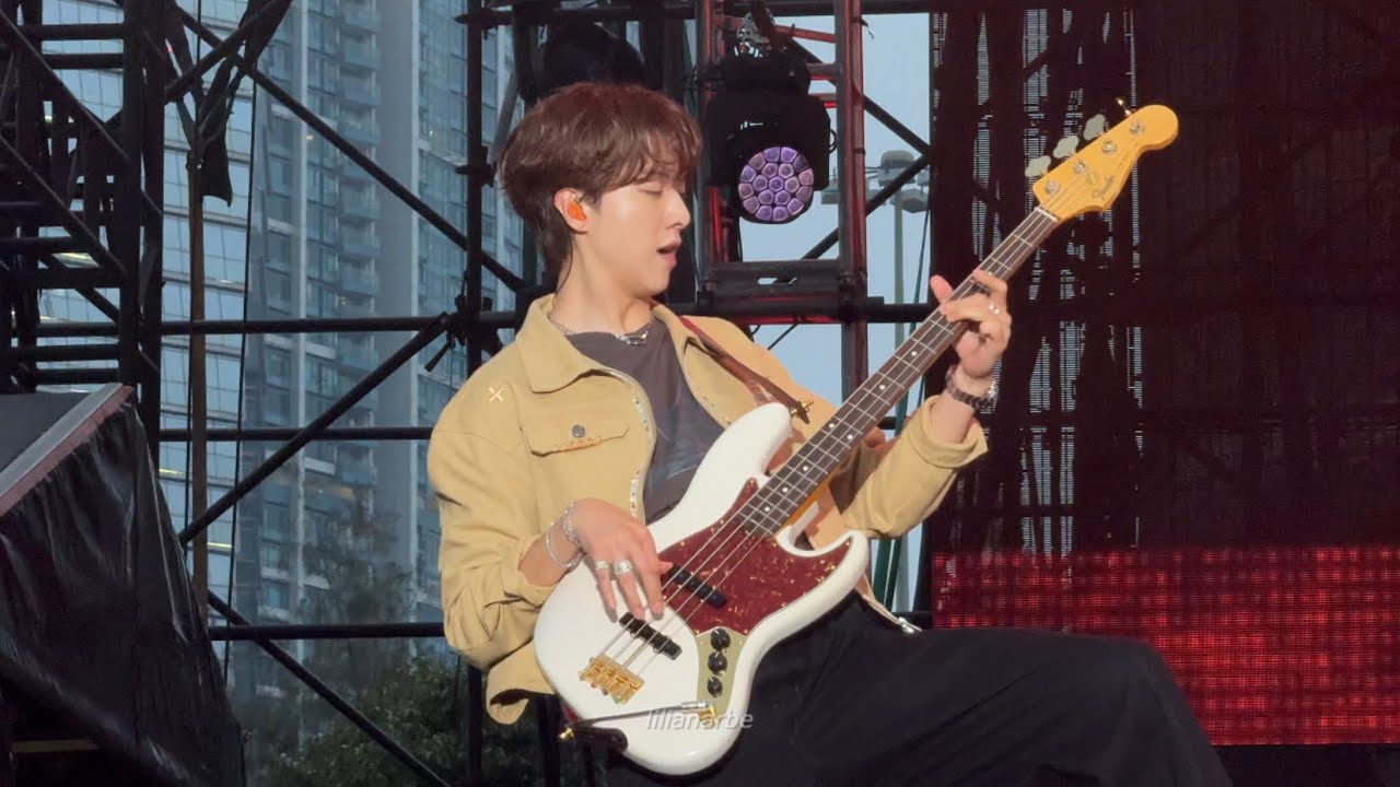 RACER - CNBLUE - 1st FNC BAND KINGDOM IN HK (DAY2)