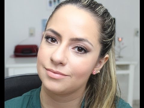 Maquiagem neutra com brilho para o dia