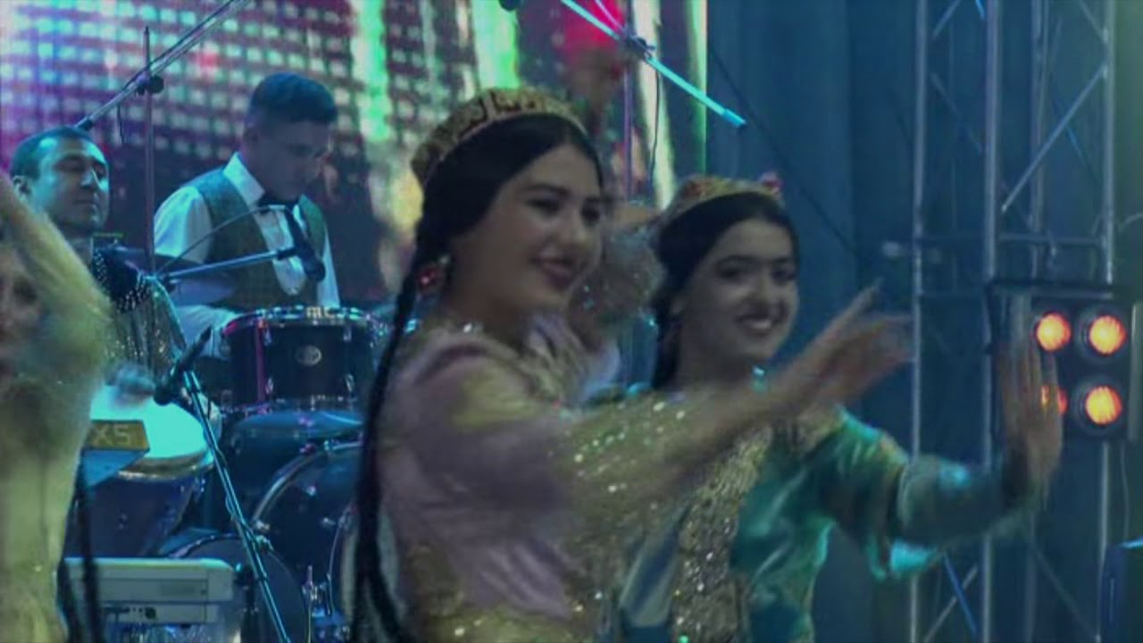 Исматулло Холиков Выступление с 55 летия ансамбля Гульшан - YouTube