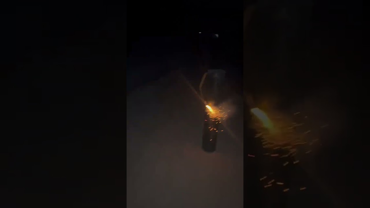 6 inch ball shell Brocade to blue to red strobe & red strobe pistil core Christmas firework