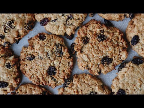 The best raisin oatmeal cookies