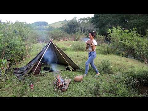 Solo Bushcraft, Camping alone by stream, cooking and overnight / Backpack alone
