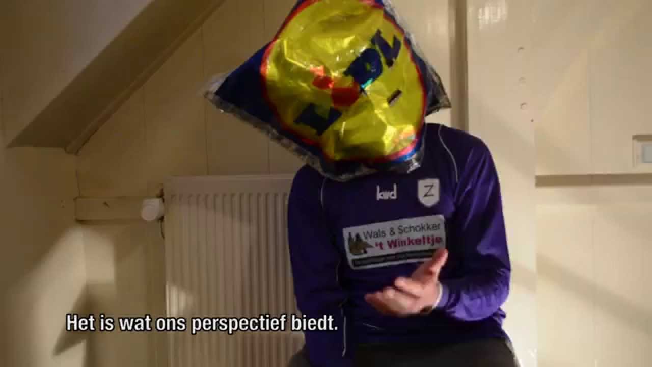 Reportage voetbalderby Broek in Waterland Noord-Zuid