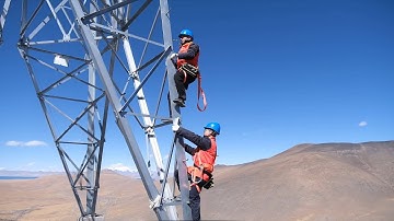 Yak Video | Workers maintain transmission tower at 5,548