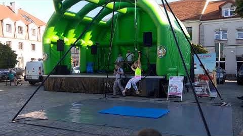 Pierwszy występ na kole cyrkowym Aerial Hoop