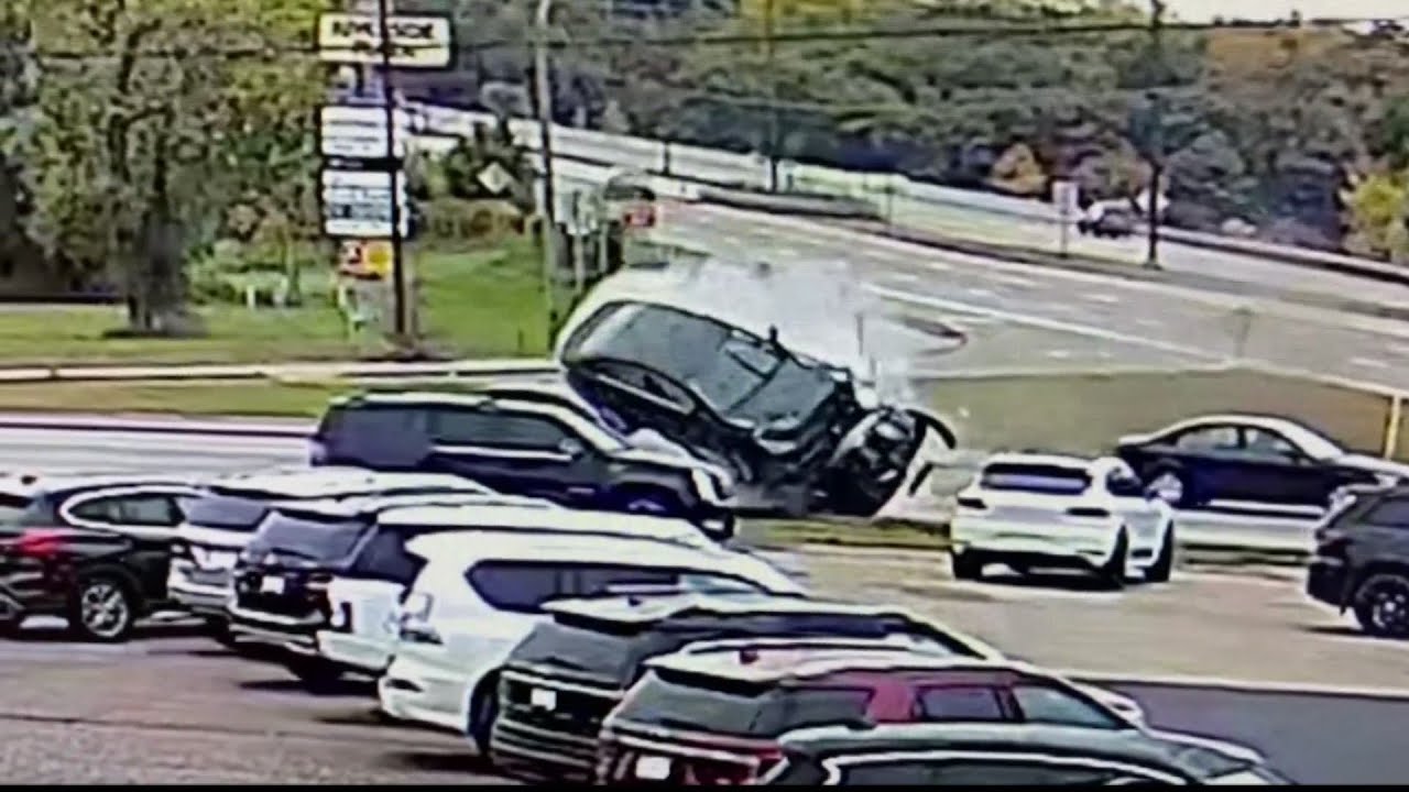 Caught on video: Dramatic drunk driving crash in Eau Claire, Wis. - YouTube