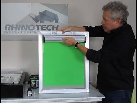 How to Coat a Screen with Emulsion for Screen Printing – Learn How To Screen  Print