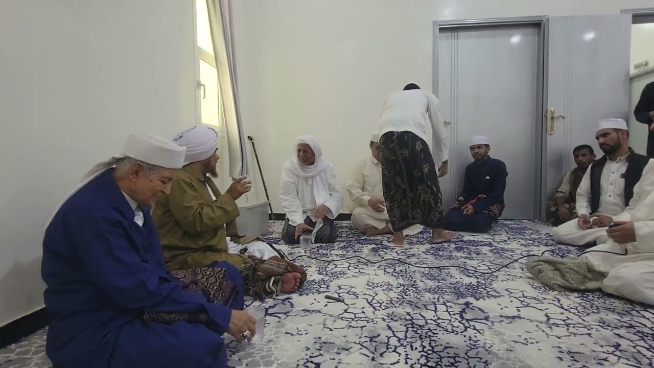 زيارة العلامه الحبيب عمر بن حفيظ لعلمة الحبيب زين بن صالح بن عقيل بن سالم  بقرية اللسك