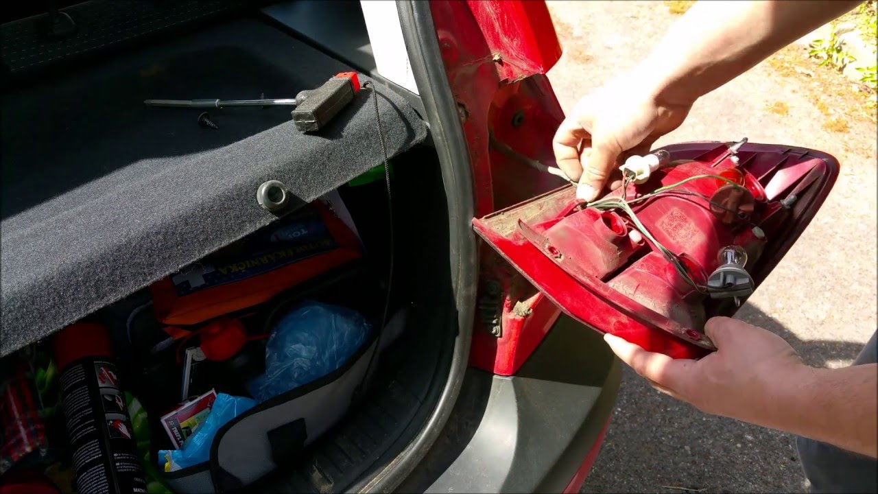 Hyunday Getz 2005 Demontáž Zadního Světla/Stripping Rear Lamp - Youtube