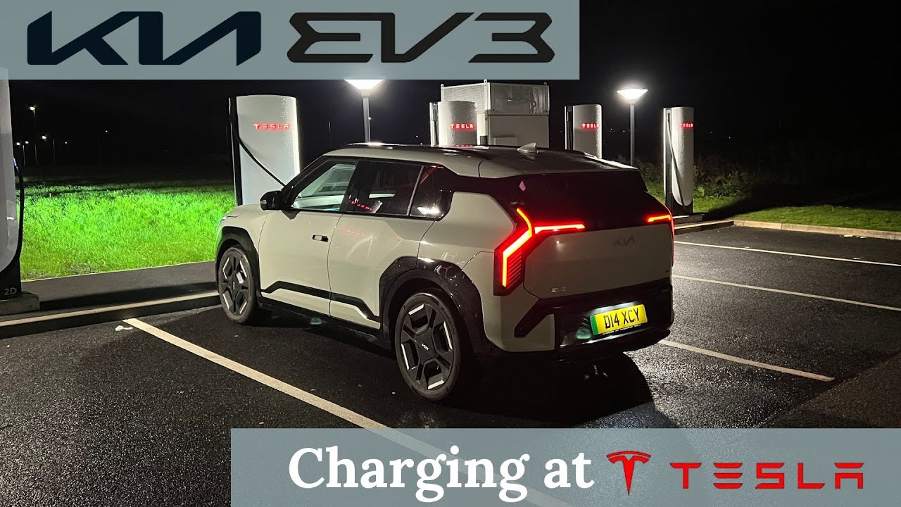 Мы отправились в 500-мильное путешествие на нашем KIA EV3… и зарядили его на заправке TESLA!