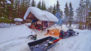 Живём В Лесной Избе, Далеко В Тайге.ловим Щуку На Озере.уха На Свече.солим Щучью Икру.