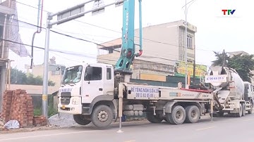 Tiềm ẩn nguy cơ mất an toàn giao thông từ các xe bồn chở bê tông
